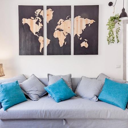 Open The Classic Wooden Shutters At A Cozy City Nest Florence Extérieur photo