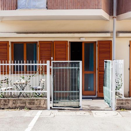 Open The Classic Wooden Shutters At A Cozy City Nest Florence Extérieur photo