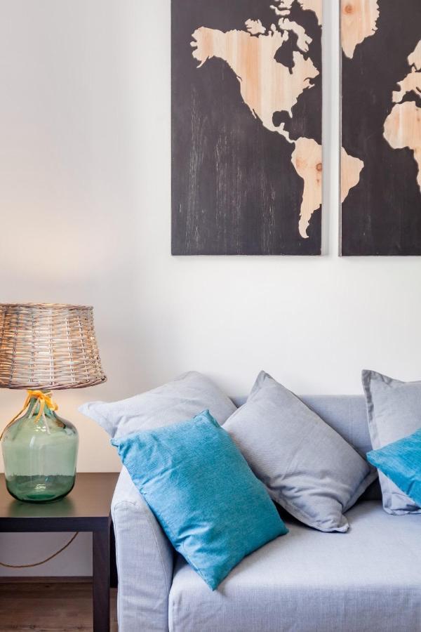 Open The Classic Wooden Shutters At A Cozy City Nest Florence Extérieur photo
