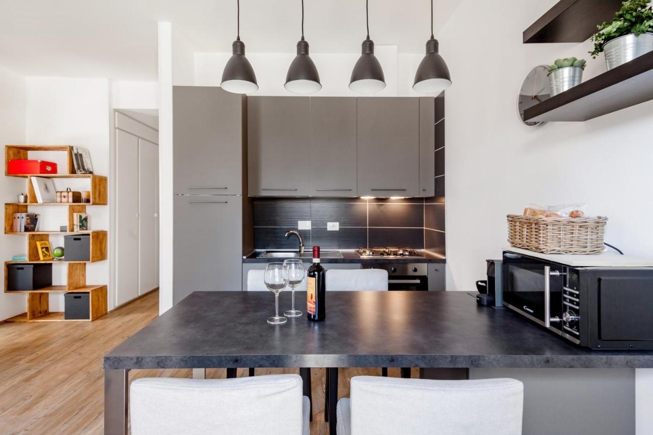 Open The Classic Wooden Shutters At A Cozy City Nest Florence Extérieur photo
