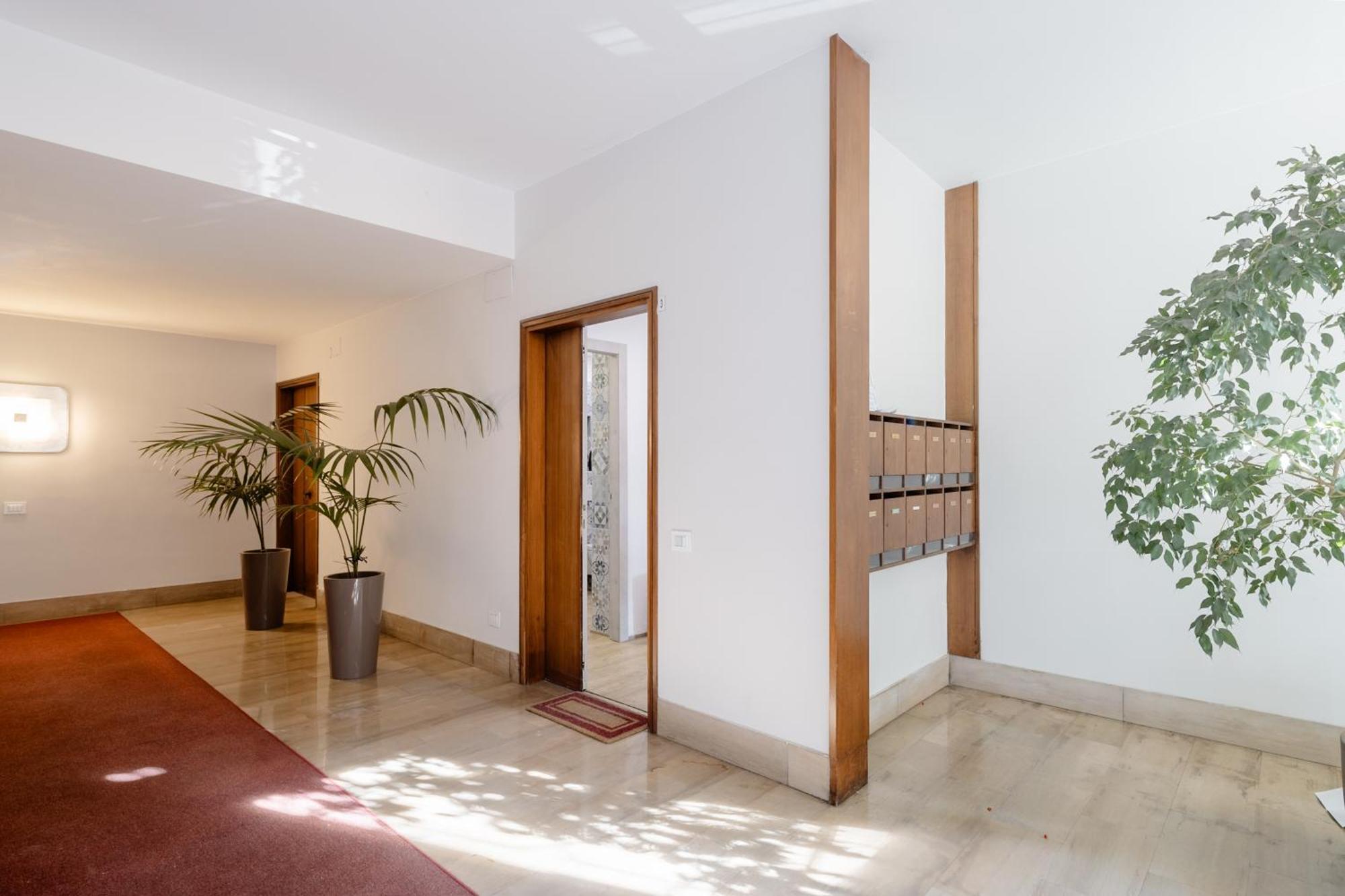 Open The Classic Wooden Shutters At A Cozy City Nest Florence Extérieur photo