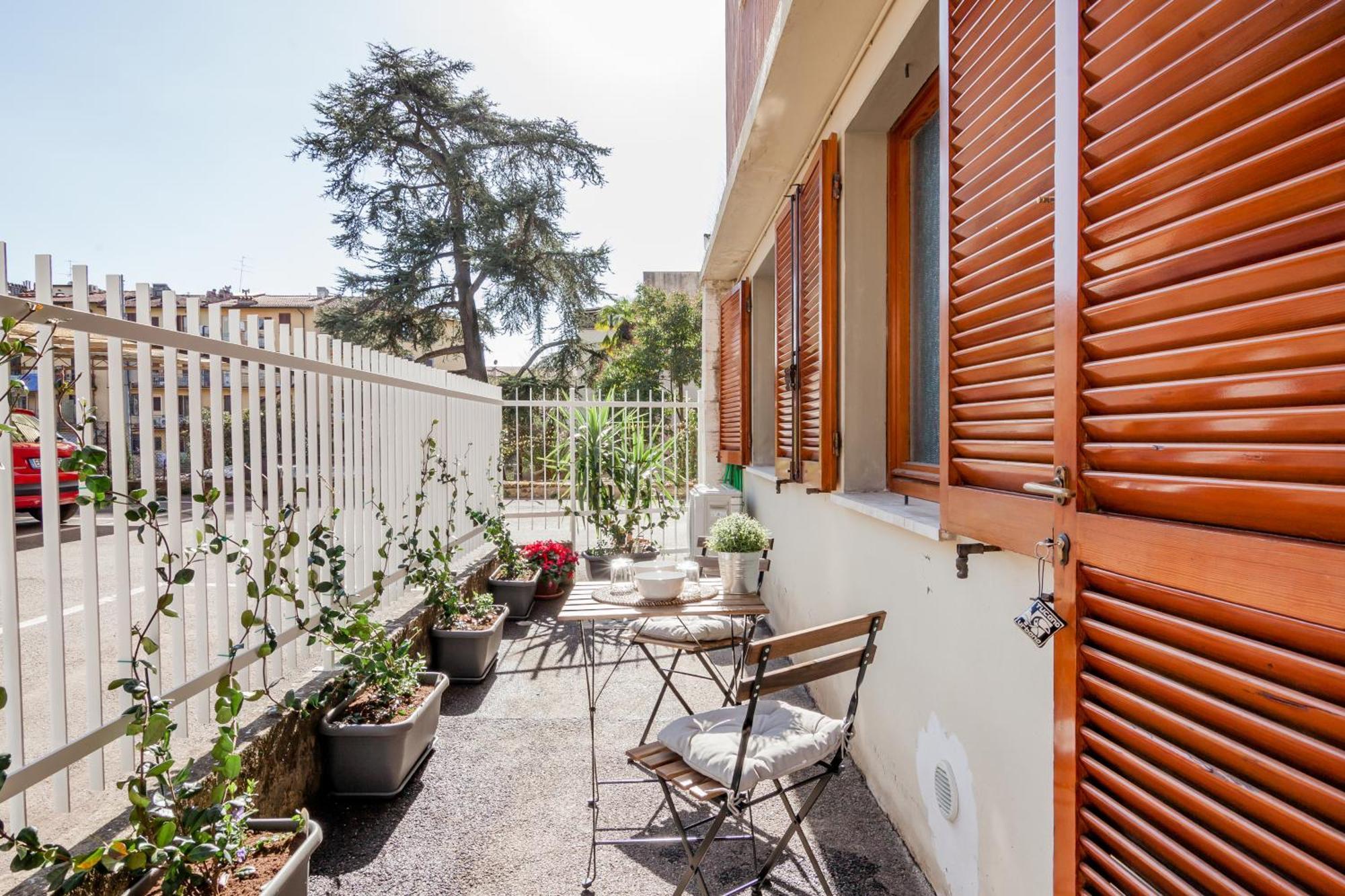 Open The Classic Wooden Shutters At A Cozy City Nest Florence Extérieur photo