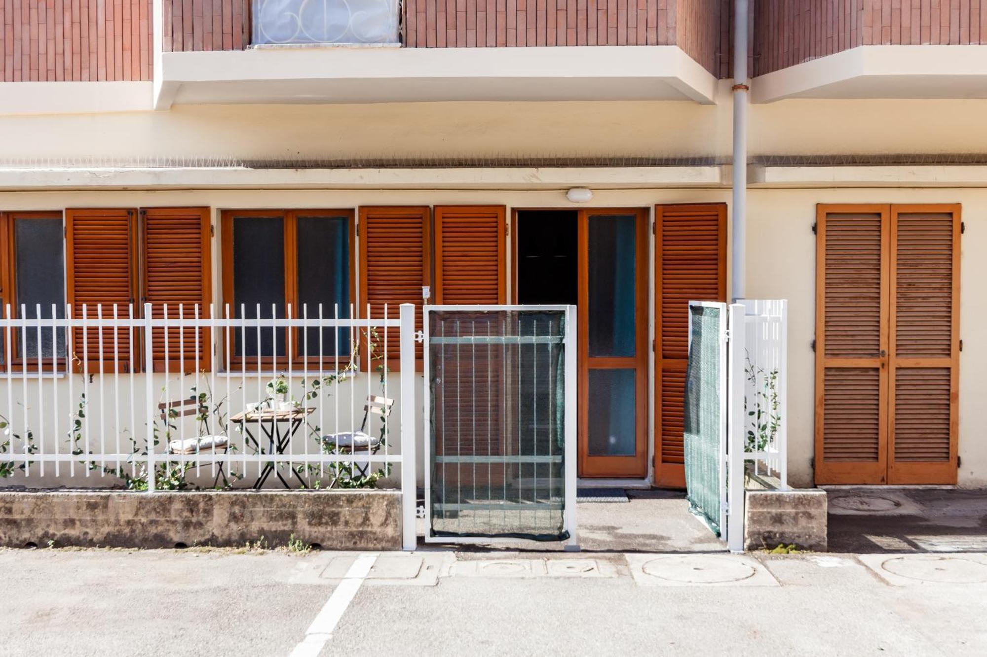 Open The Classic Wooden Shutters At A Cozy City Nest Florence Extérieur photo