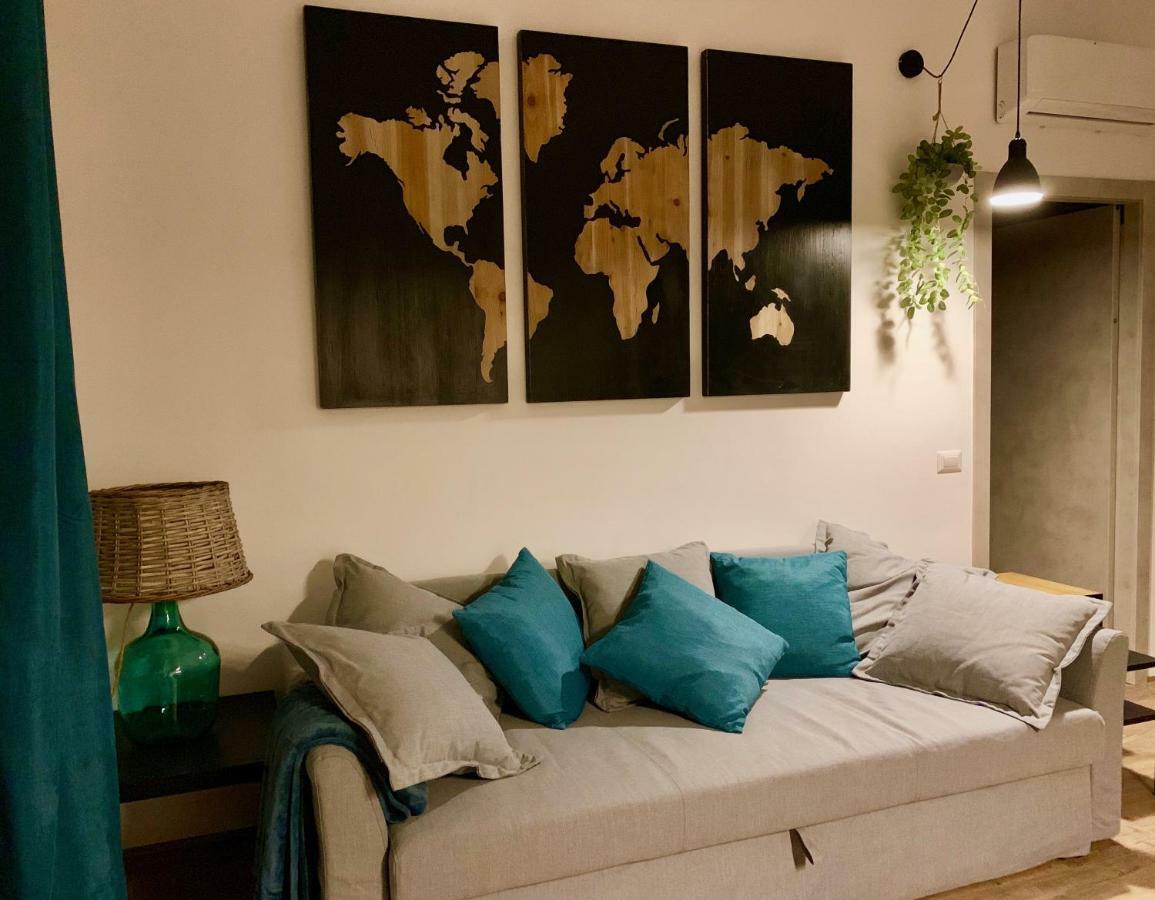 Open The Classic Wooden Shutters At A Cozy City Nest Florence Extérieur photo