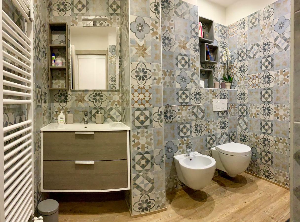 Open The Classic Wooden Shutters At A Cozy City Nest Florence Extérieur photo