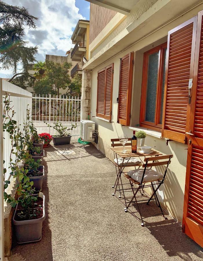 Open The Classic Wooden Shutters At A Cozy City Nest Florence Extérieur photo